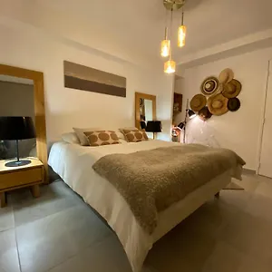 https://le-jardin-cache.fr-provencehotel.com